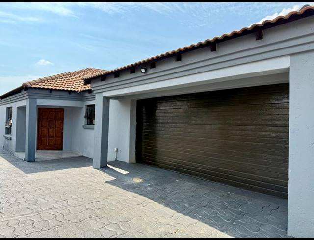 5 BEDROOM HOUSE FOR SALE IN CHANTELLE